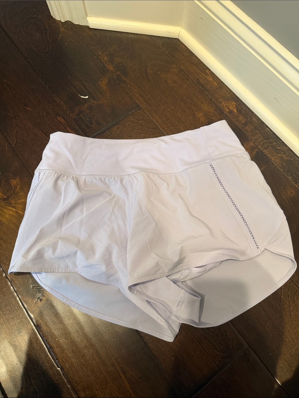 Lululemon Speed Up High-Rise Mesh Vent Short 2.5" *Lace Trim - Picture 2 of 7